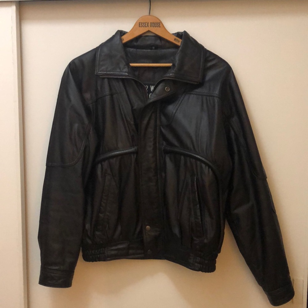Men’s U2 Wear Me Out black leather bomber jacket size 40. Mint condition!